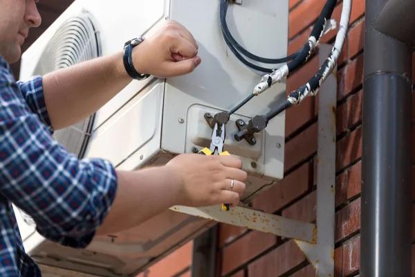 Local Experts for AC Repair in Woodland Hills You Can Trust