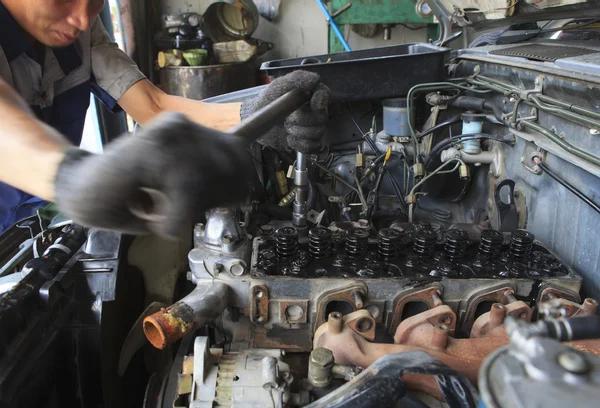 Fast and Affordable HD Truck Repair and Parts Jackson Services