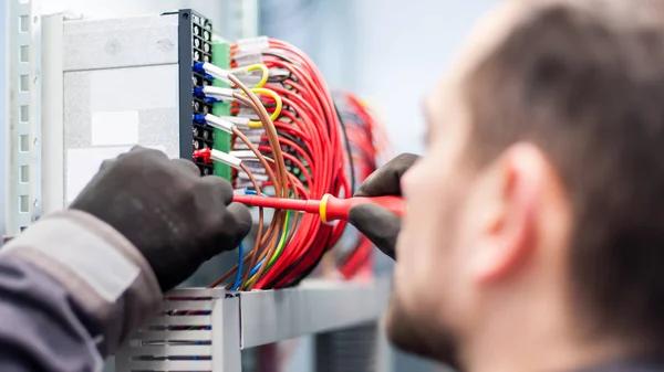 Get Quality Electrical Installations from a Leesburg FL Electrician