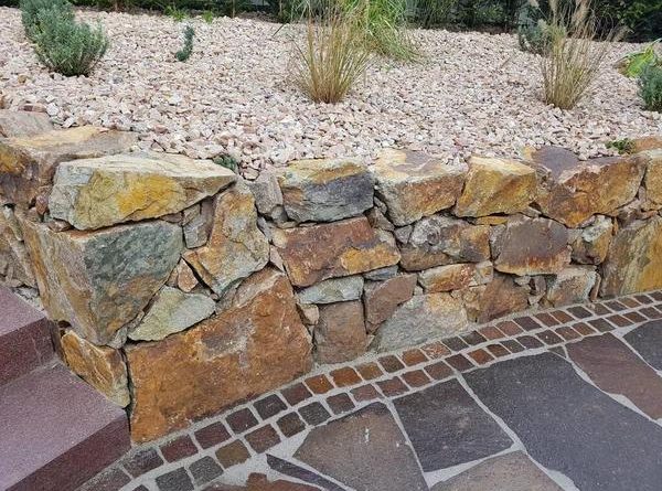 Creating a Welcoming Entrance with Professional Hardscape Services